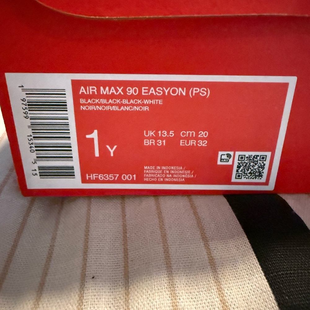 Nike Air Max 90 easy on Kids Black Sneakers - Picture 5 of 5